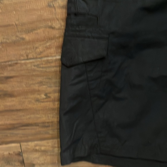 Columbia Women’s Titanium Black Shorts Size 10 - Picture 4 of 9